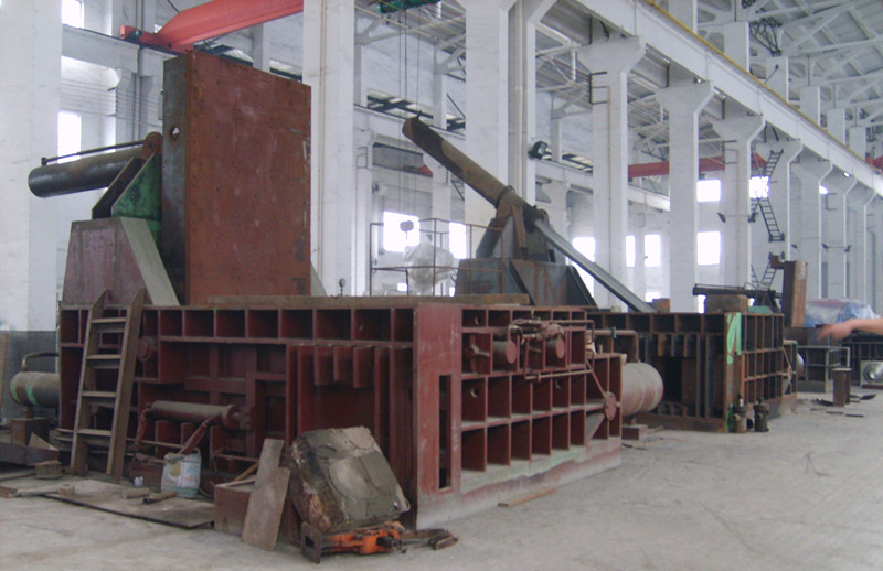 metal scrap baler under assembly