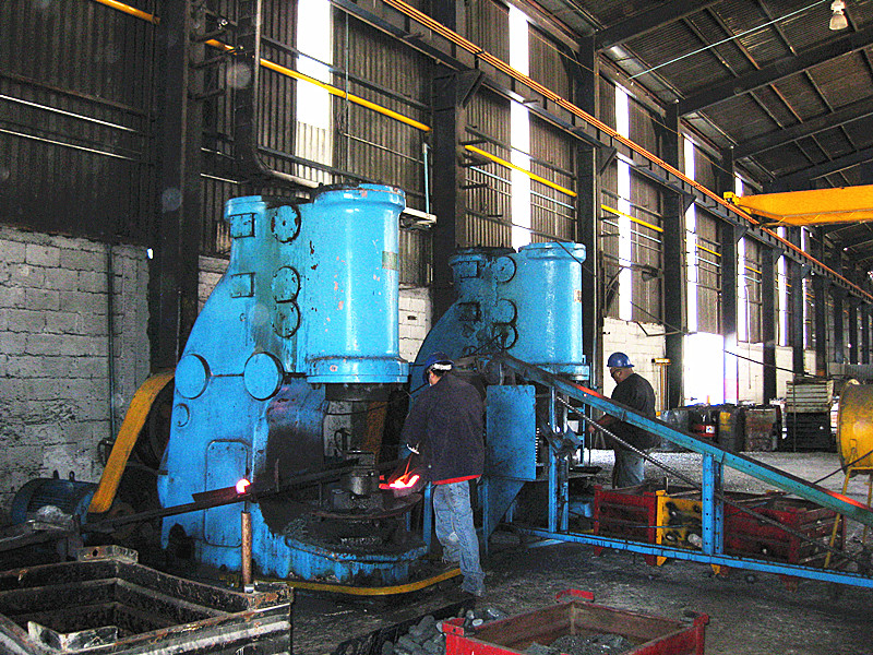 pneumatic forging hammer