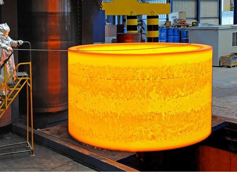 big ring rolled on ring rolling forging machine