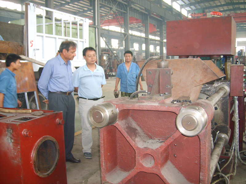 Indian briquetting press customer visit our company Indian briquetting press customer visit our company