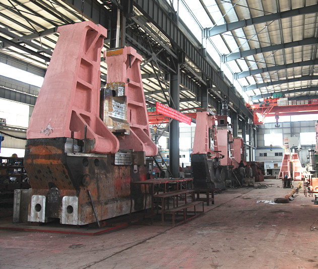 Closed die forging hammer assembly